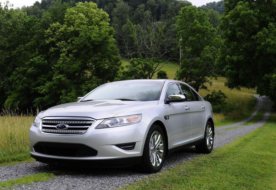  Ford Taurus 2010 года  (фото 131 из 161)